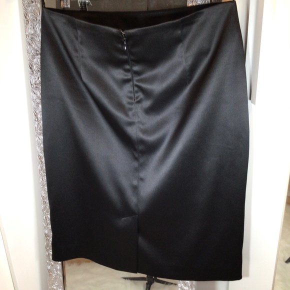 🖤 Guess🖤 BEAUTIFUL ELEGANT SKIRT - Picture 5 of 5